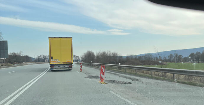 AE05B385-A85E-4A3D-BB1F-F1A1EEB5A4C5_1_201_a